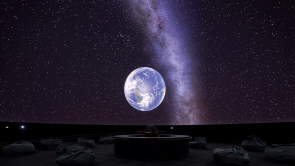 XYZ-Technologies_Planetarium_360-projection-in-dome-with-starts-and-planet-earth