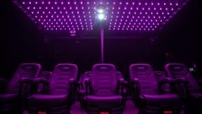 XYZ-Technologies_Riviere-au-Renard_D-Box-seats-and-pink-lighting-system