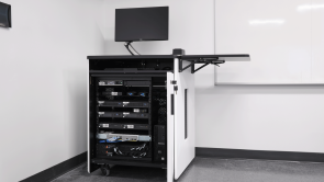 XYZ-Technologies_UQAM_audiovisual-equipment-server-classroom