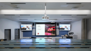 XYZ-Technologies_UQAM_classroom-with-projectors-speakers-microphone-capture-tiles