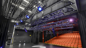 XYZ-Technologies-Agora-lighting fixtures-and-trusses-pantographs