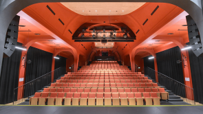 XYZ-Technologies_Agora-des-Arts_Stage-view-towars-audience