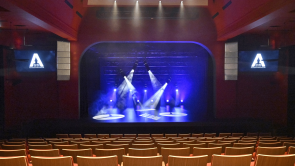 XYZ-Technologies_Agora-des-arts_Wide Shot-Stage-Blue-lighting