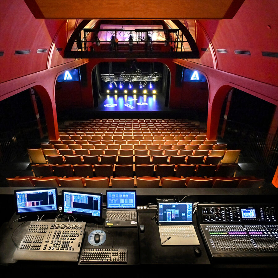XYZ Technologies Agora des arts Overview Control Booth to Stage carre Audiovisuel – VIEUX