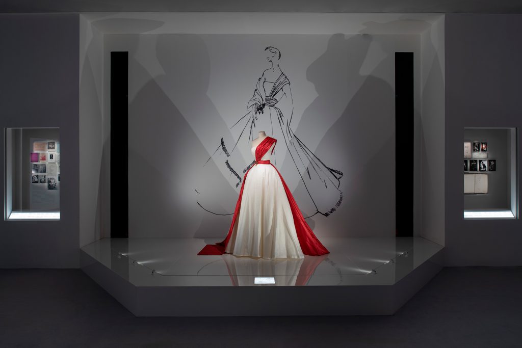 XYZ Technologies Christian Dior Designer of dreams exhibition Red white dress Christian Dior: Designer of Dreams