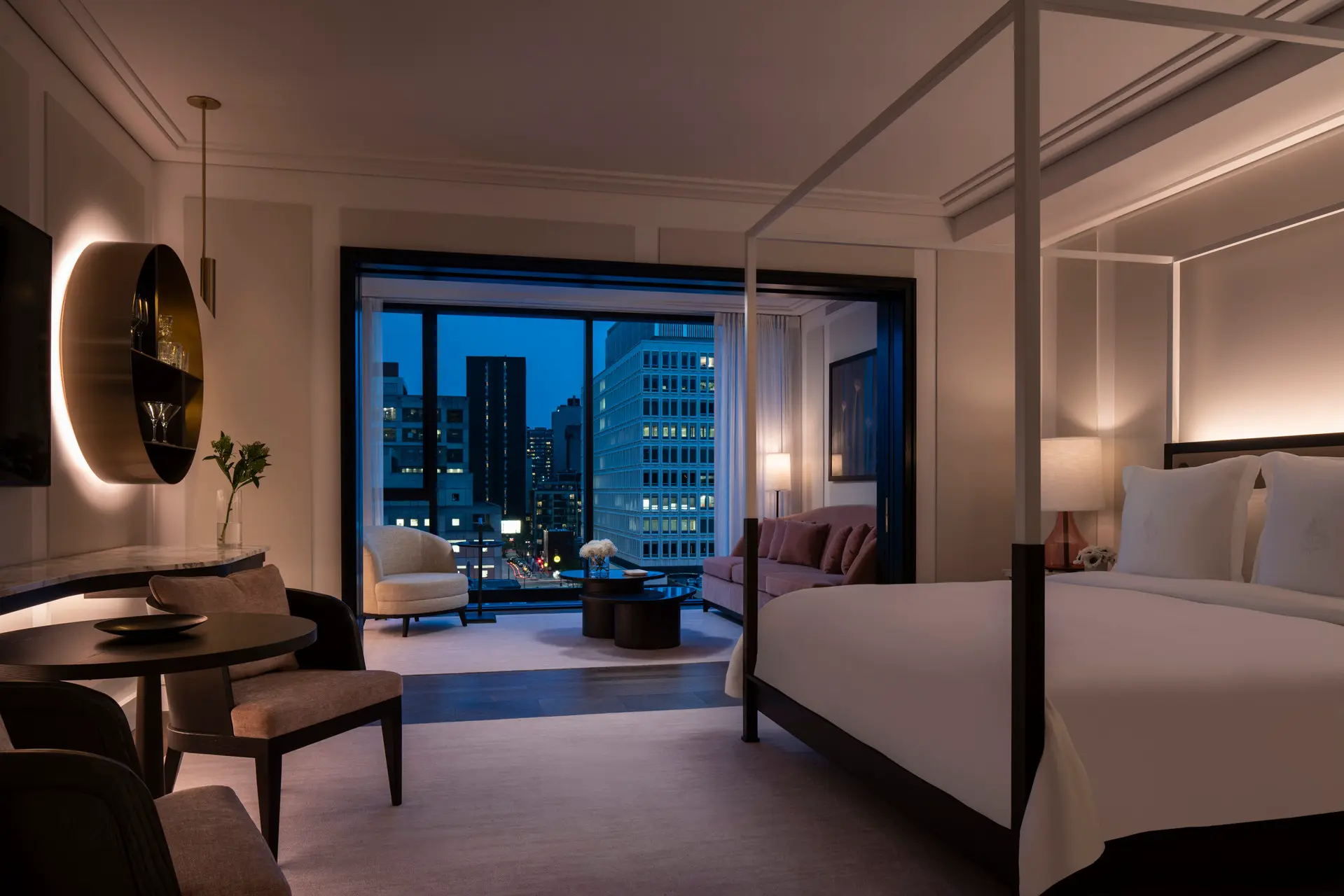 chambre hotel ecran integre mobilier Instalación audiovisual para hoteles: creando una experiencia de cliente única