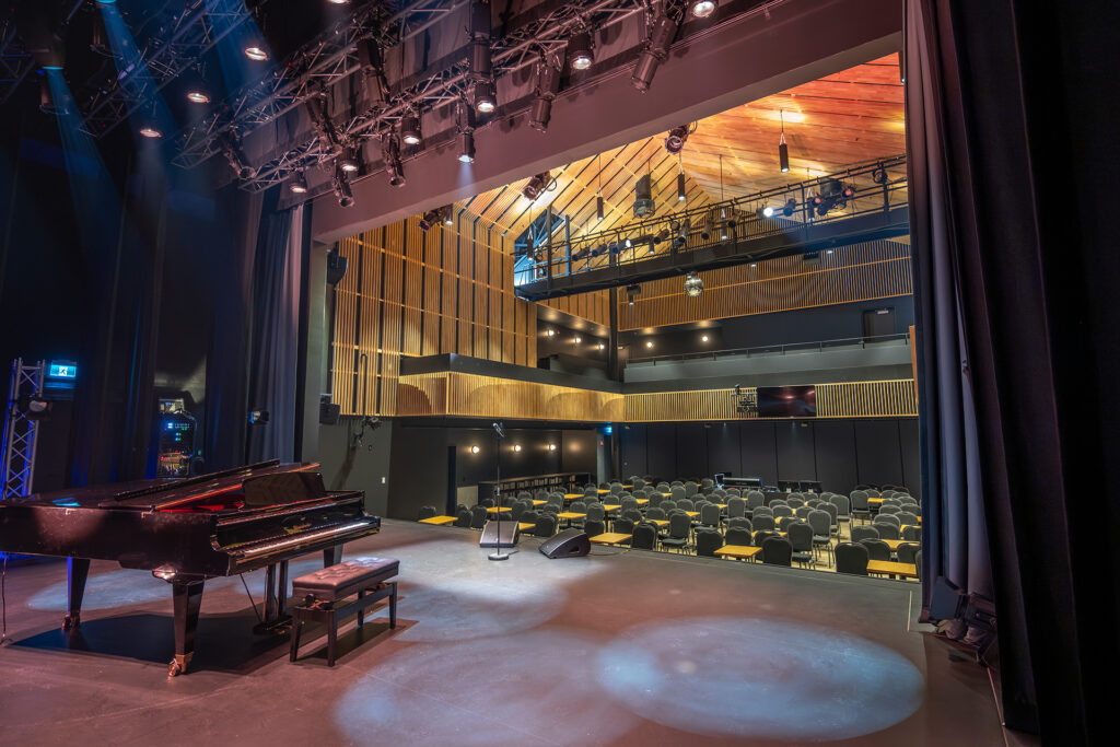XYZ Technologies Theatre de la vieille forge stage view of the auditorium Renaissance scénique, sonore et visuelle