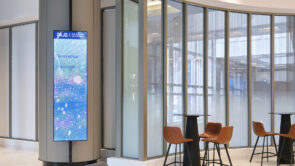 XYZ-Technologies_BLG-waiting-room-theatrixx-totem-led-display
